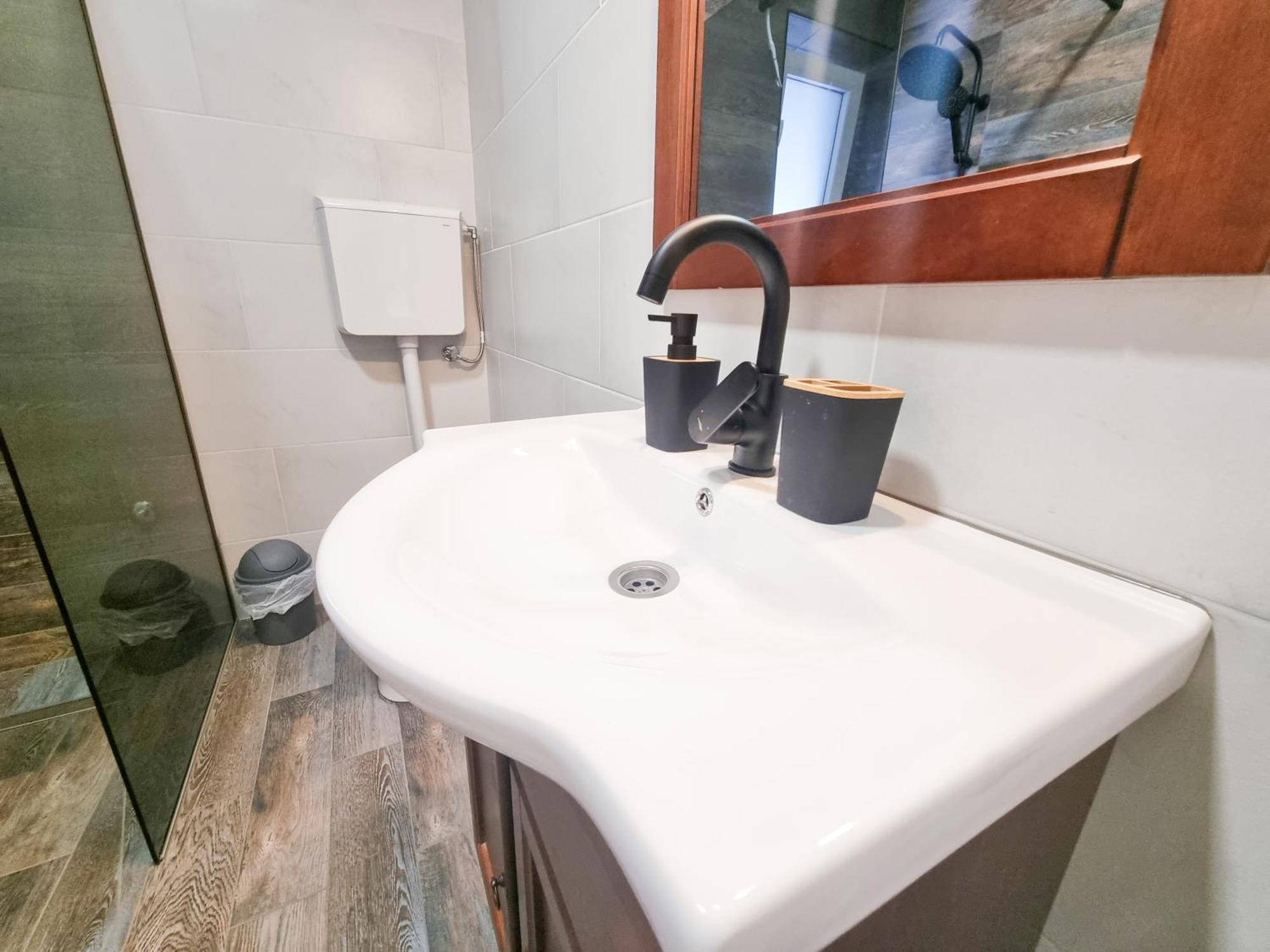 Apartmani 1 Pinezici Екстериор снимка