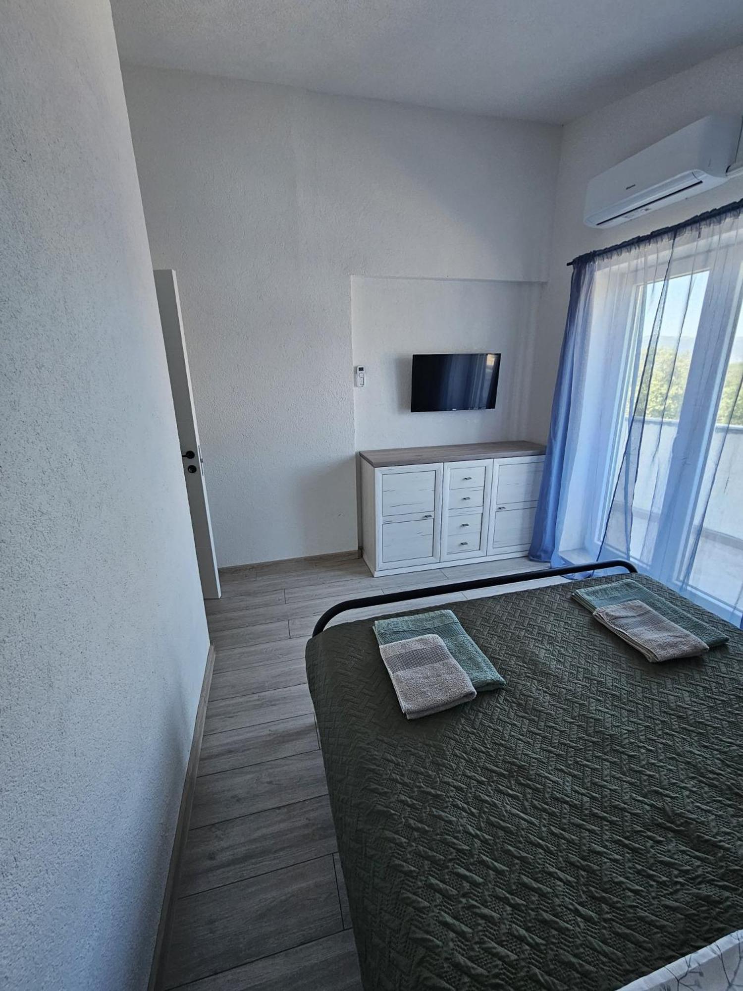 Apartmani 1 Pinezici Екстериор снимка