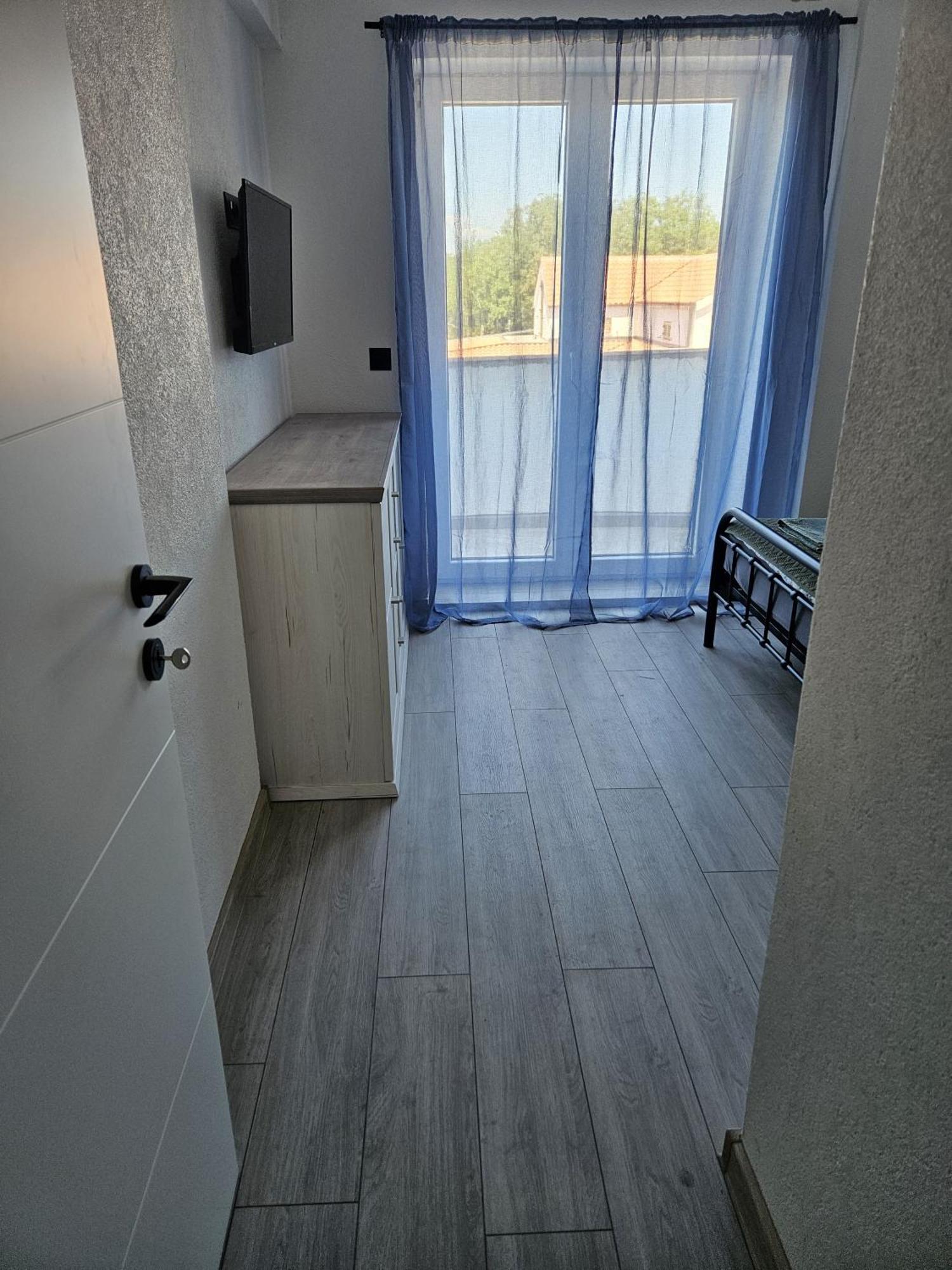 Apartmani 1 Pinezici Екстериор снимка