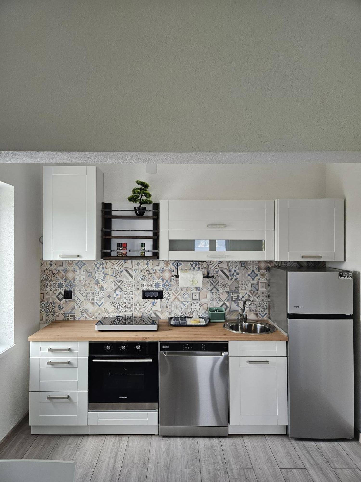 Apartmani 1 Pinezici Екстериор снимка